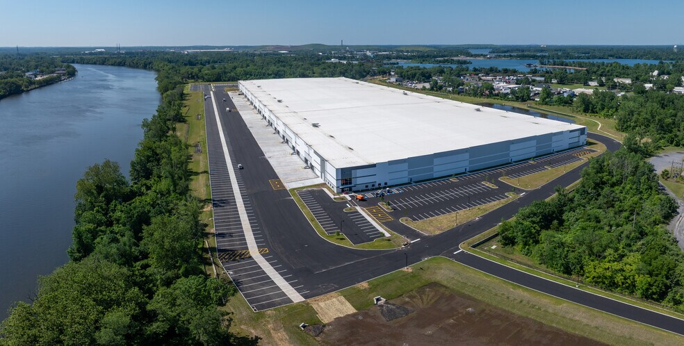 2300 S Pennsylvania Ave, Morrisville, PA à louer - Photo de l’immeuble – Image 3 sur 10