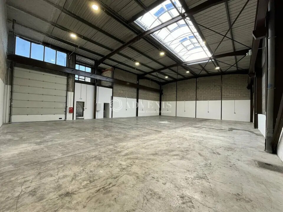 Local d’activités dans Le Thillay à louer Photo intérieure– Image 1 sur 7