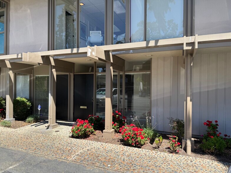 3450 Golden Gate Way, Lafayette, CA à louer - Photo de l’immeuble – Image 2 sur 4