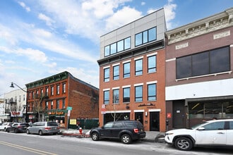 335 Central Ave, Jersey City, NJ à louer Photo intérieure– Image 2 sur 12