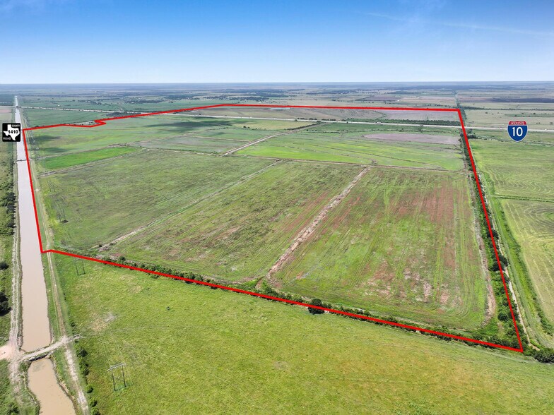 FM 1410 & IH-10, Winnie, TX à vendre - Aérien – Image 2 sur 18