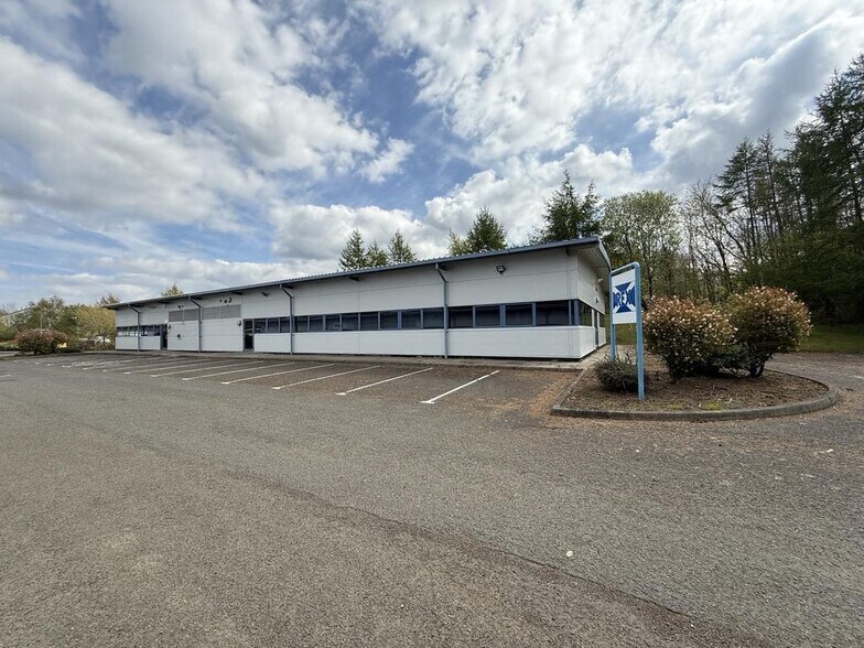 11A Oakbank Park Way, Livingston à louer - Photo de l’immeuble – Image 3 sur 17