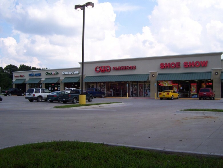 2005-2015 Hwy 146, Liberty, TX à louer - Photo de l’immeuble – Image 3 sur 5