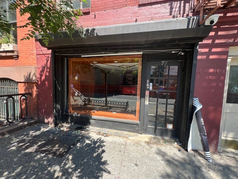 77 Christopher St, New York, NY à louer - Photo de l’immeuble – Image 3 sur 4