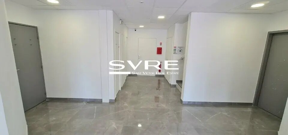 Bureau dans Vitrolles à louer - Photo de l’immeuble – Image 2 sur 3