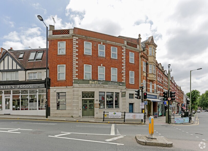 84 High Rd, Londres à louer - Photo principale – Image 1 sur 11