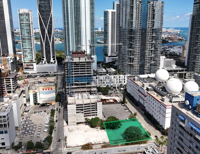 21 NE 9th St & 909 N Miami Ave, Miami, FL à vendre - Aérien – Image 3 sur 4