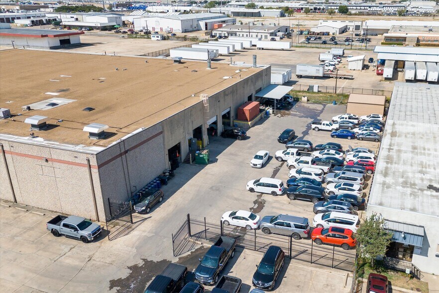 5127-5131 Mercantile Row, Dallas, TX à louer - Photo intérieure – Image 2 sur 10