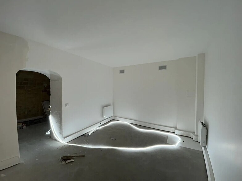 Local commercial dans Paris à louer - Photo intérieure – Image 2 sur 3