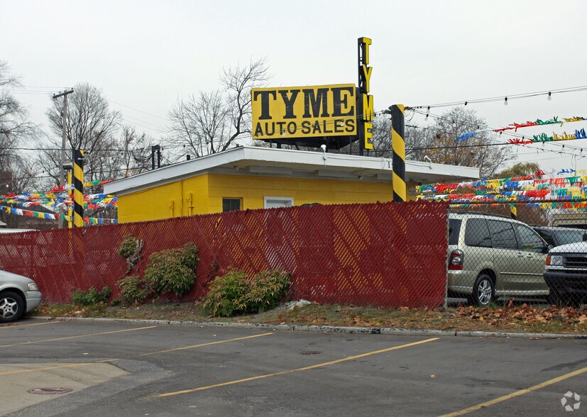 199 Plymouth Rd, Plymouth, MI à vendre - Photo de l’immeuble – Image 2 sur 2