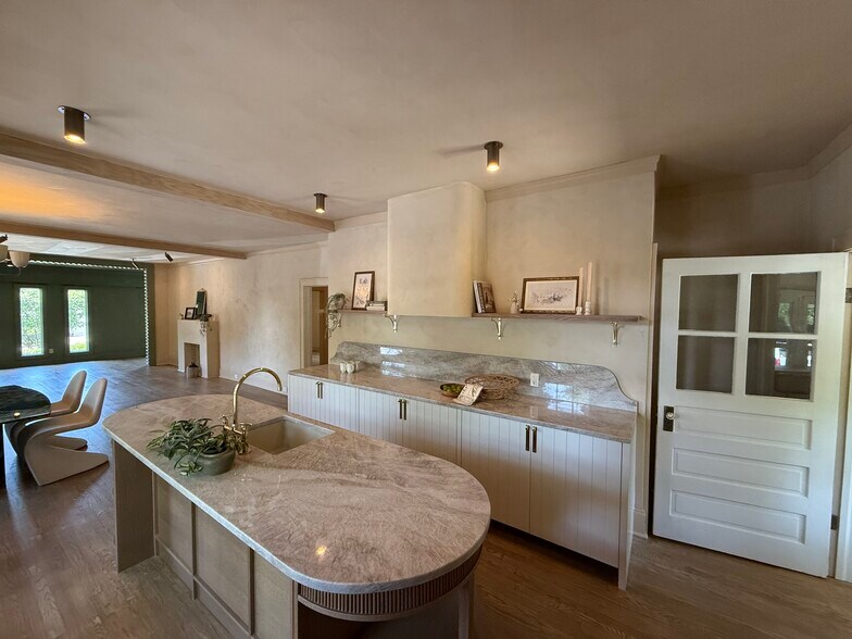320 W Stone Ave, Greenville, SC à vendre - Photo de l’immeuble – Image 3 sur 12