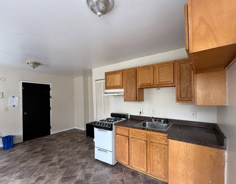 348-352 Genesee St, Rochester, NY à vendre - Photo intérieure – Image 3 sur 12