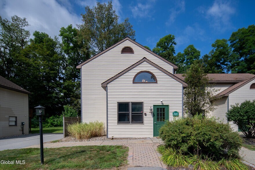 964A Route 146, Clifton Park, NY à vendre - Photo de l’immeuble – Image 3 sur 74