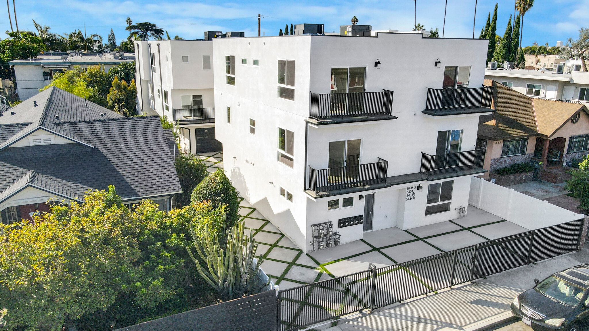 5436 Romaine St, Los Angeles, CA à vendre Photo principale– Image 1 sur 52
