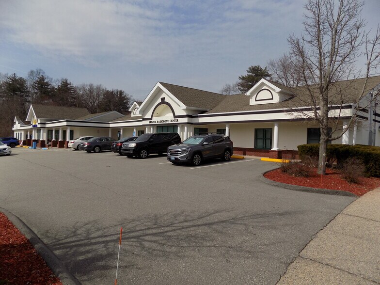 25 Collins Rd, Bristol, CT à vendre - Photo de l’immeuble – Image 3 sur 8