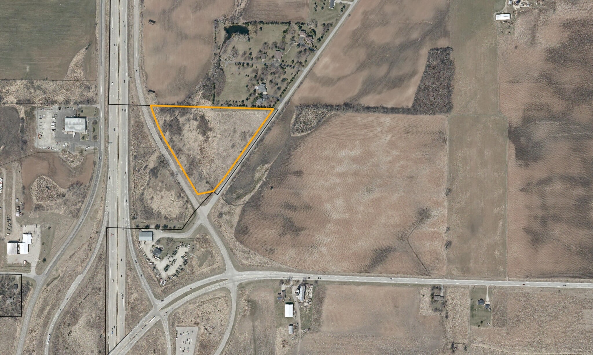 4400 Poberezny Rd, Oshkosh, WI à vendre Photo principale– Image 1 sur 2