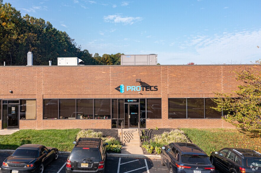 5110 Campus Dr, Plymouth Meeting, PA à louer - Photo de l’immeuble – Image 2 sur 7
