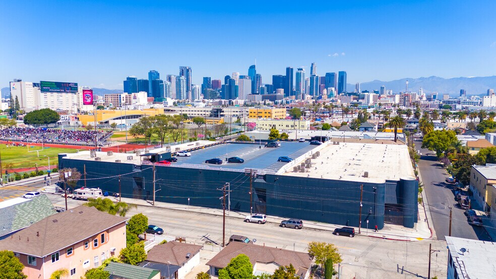 2250 Maple Ave, Los Angeles, CA à vendre - Photo de l’immeuble – Image 2 sur 29