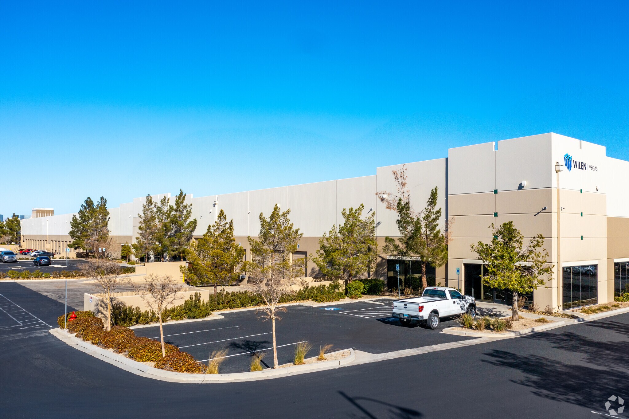 3325 W Sunset Rd, Las Vegas, NV à louer Photo principale– Image 1 sur 5