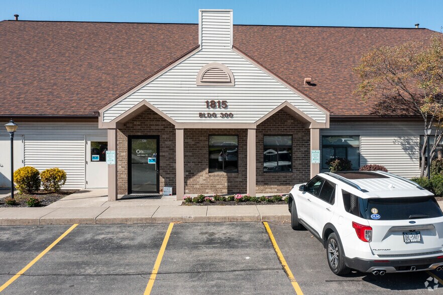 1815 S Clinton Ave, Rochester, NY à louer - Photo de l’immeuble – Image 3 sur 4
