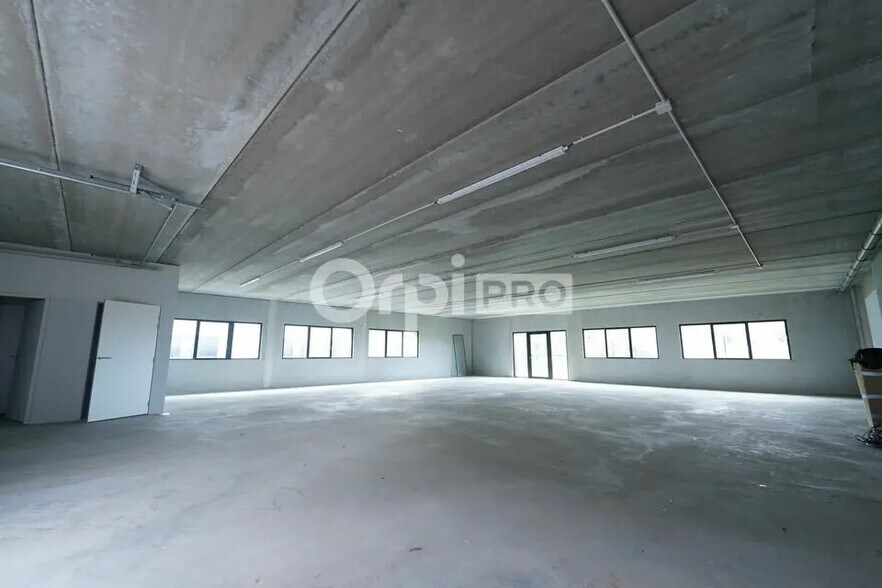 Bureau dans Rillieux-la-Pape à louer - Photo de l’immeuble – Image 1 sur 14