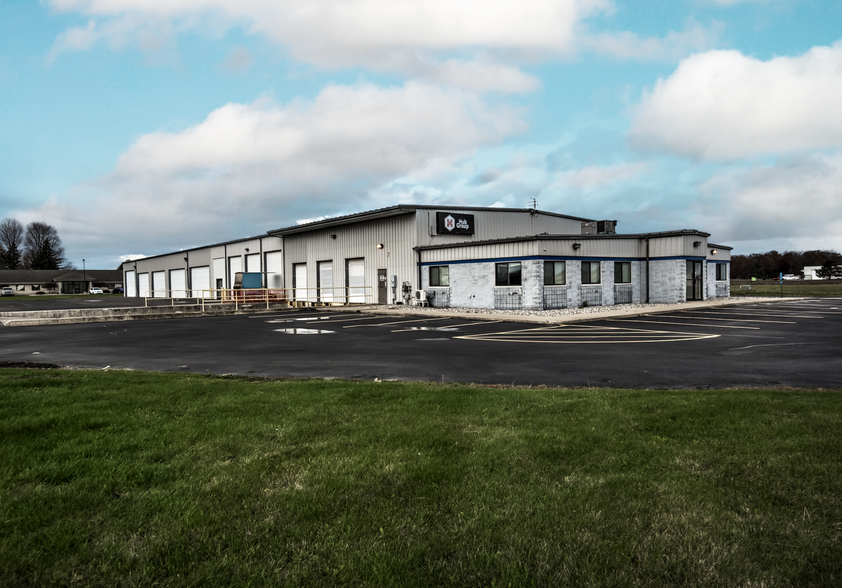 8050 Garfield Rd, Freeland, MI à louer - Photo de l’immeuble – Image 1 sur 27