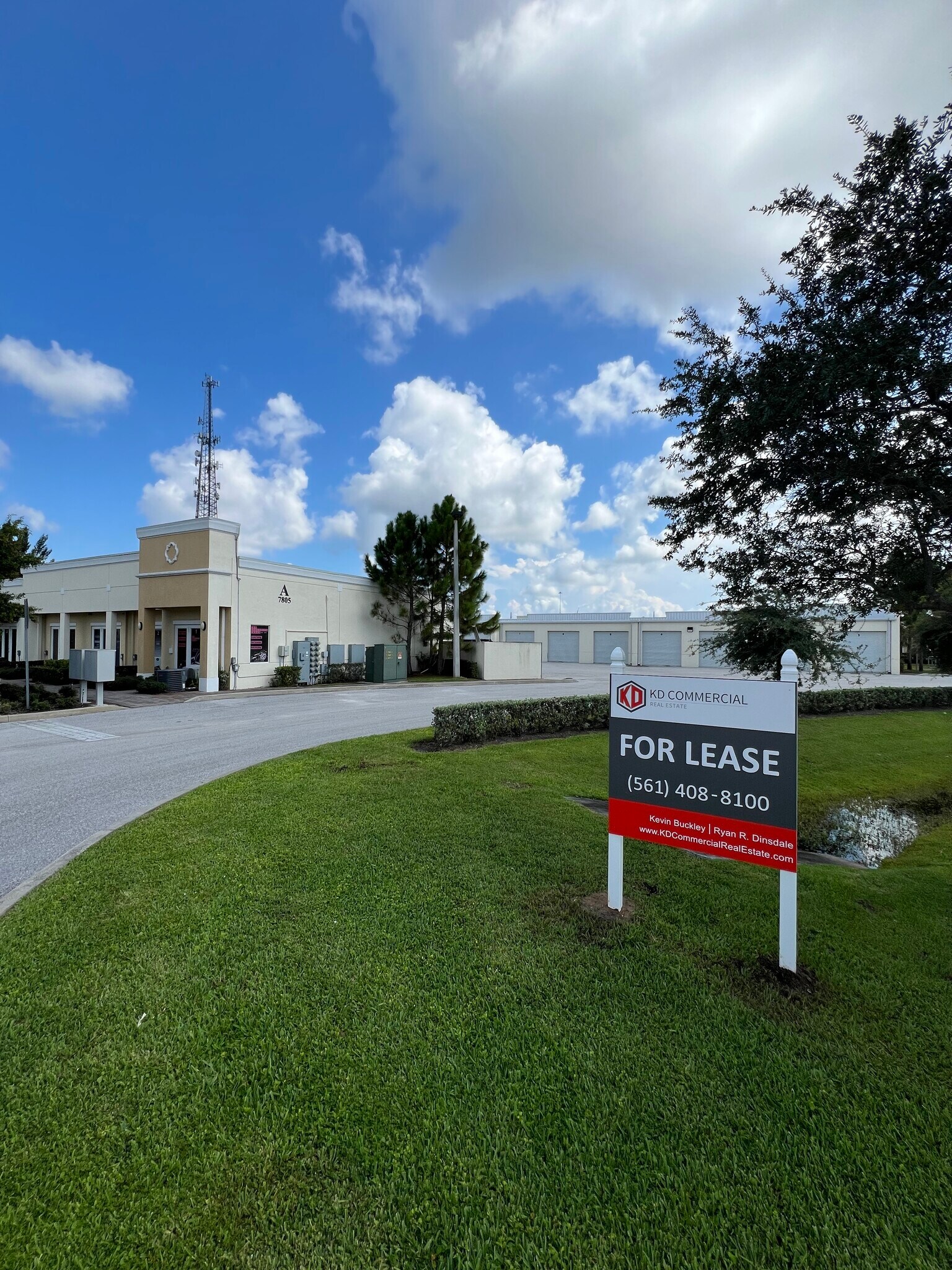 7755 SW Ellipse Way, Stuart, FL à louer Photo de l’immeuble– Image 1 sur 28