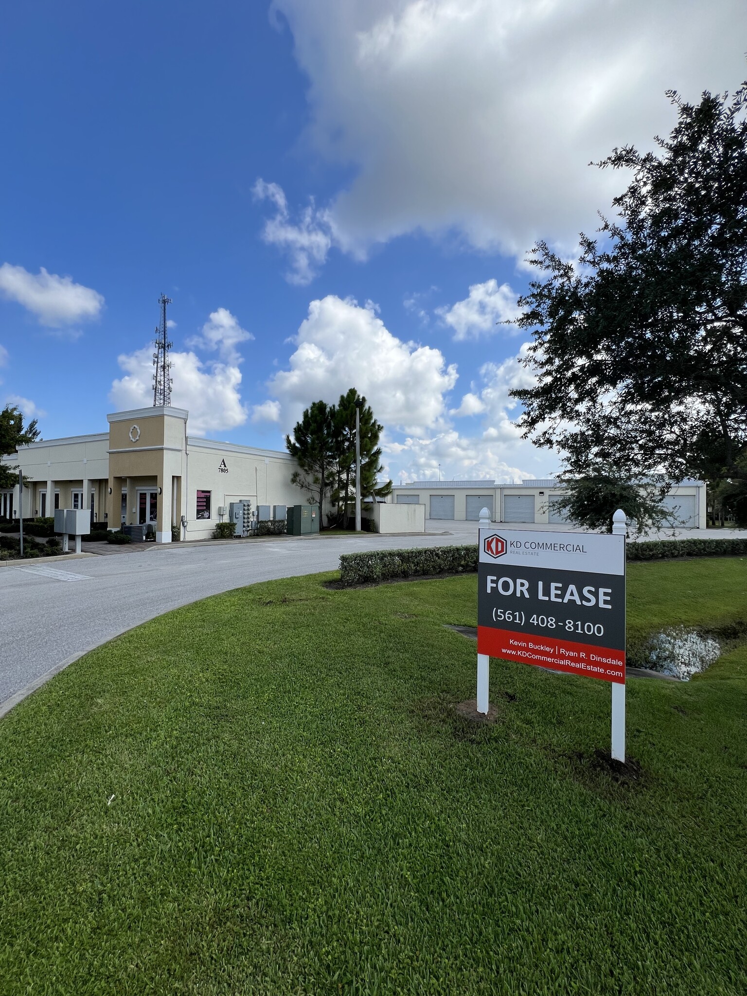 7803-7811 SW Ellipse Way, Stuart, FL à louer Photo de l’immeuble– Image 1 sur 30