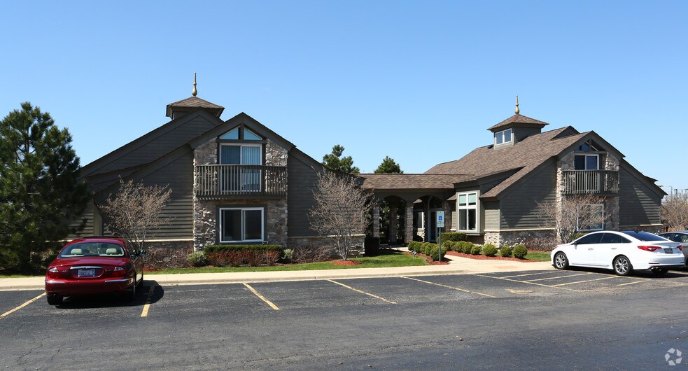 4450 Westbrook Dr, Aurora, IL à louer - Photo de l’immeuble – Image 3 sur 11