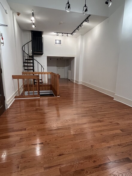 2037 Walnut St, Philadelphia, PA à louer - Photo de l’immeuble – Image 3 sur 10