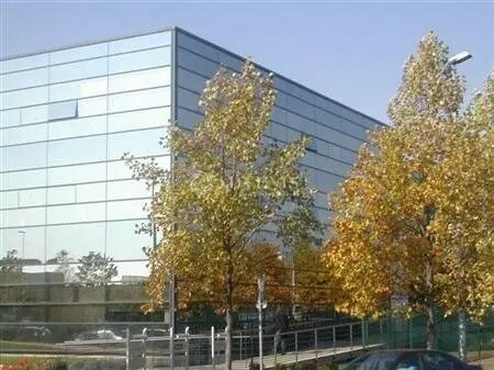 Bureau dans Poissy à louer - Photo de l’immeuble – Image 2 sur 12