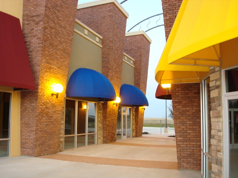 4515 Matlock Rd, Arlington, TX à louer - Photo de l’immeuble – Image 3 sur 5
