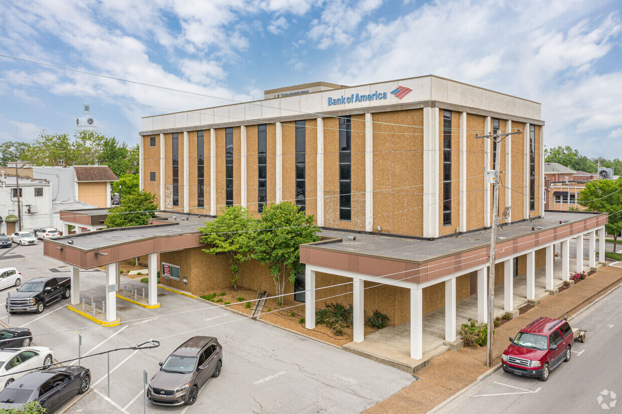 120 E Main St, Murfreesboro, TN à louer Photo principale– Image 1 sur 12