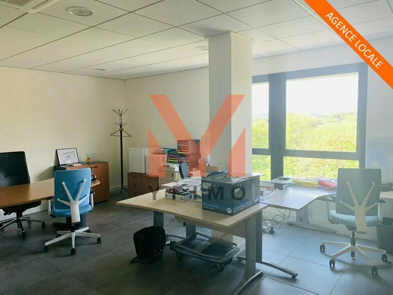 Bureau dans Orgeval à vendre - Photo de l’immeuble – Image 1 sur 9