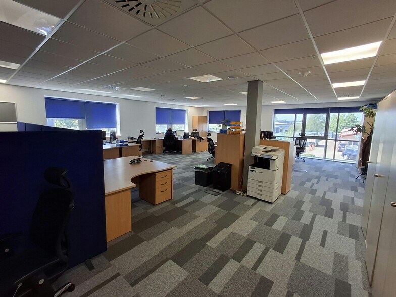 Crow Arch Ln, Ringwood à louer - Photo de l’immeuble – Image 3 sur 10