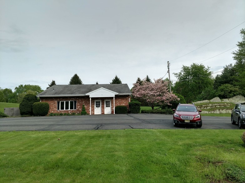 11 Plains Rd, Augusta, NJ à louer - Photo de l’immeuble – Image 2 sur 13