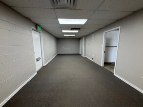 6505 Pulaski Hwy, Rosedale, MD à louer Photo intérieure– Image 2 sur 3