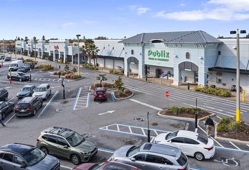 1278 Ocean Shore Blvd, Ormond Beach, FL à louer - Photo de l’immeuble – Image 2 sur 7