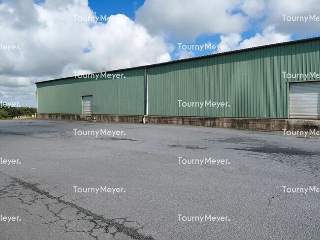 Plus de détails pour Local d'activités à louer