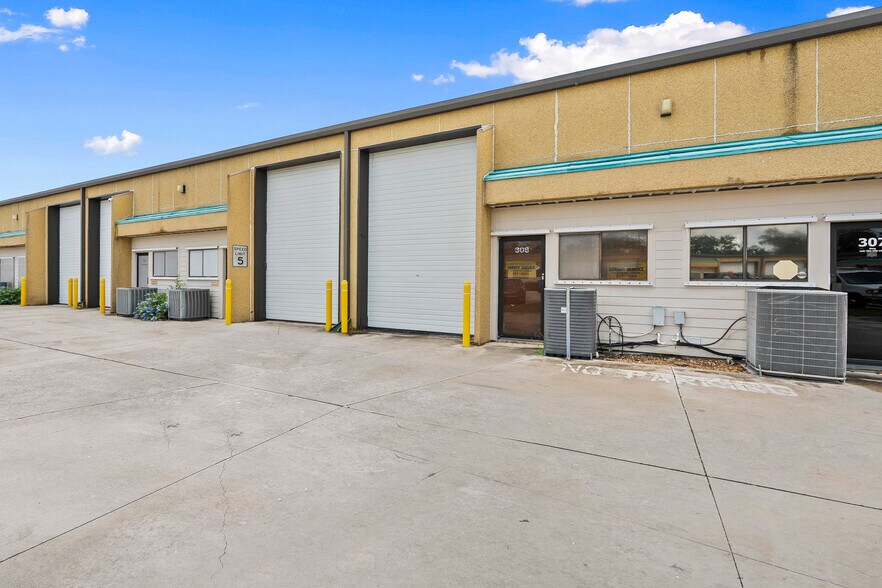 1501 SE Decker Ave, Stuart, FL à vendre - Photo de l’immeuble – Image 2 sur 9