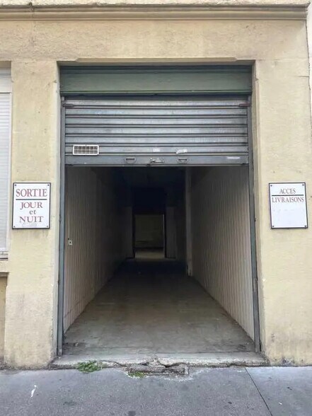 Local d’activités dans Villeurbanne à louer - Photo de l’immeuble – Image 3 sur 6