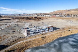 422 Greystone blvd, Cochrane, AB - Vue aérienne  vue de carte