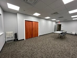 5 Sunrise Plz, Valley Stream, NY à louer Photo de l’immeuble– Image 1 sur 6