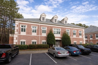 2601 Weston Pky, Cary, NC à louer Photo de l’immeuble– Image 1 sur 5