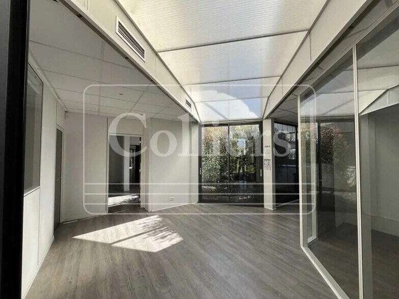 35 Rue Pierre Simon Laplace, Aix-en-Provence à louer - Photo de l’immeuble – Image 3 sur 10