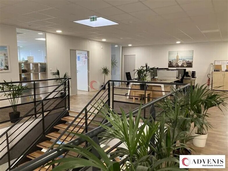 Bureau dans Bruges à louer - Photo de l’immeuble – Image 2 sur 5