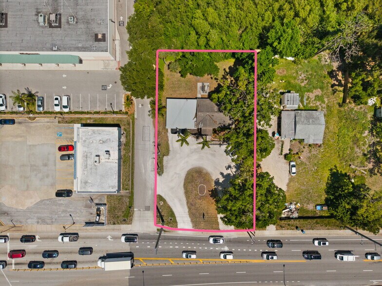 109 Laurel Rd, Nokomis, FL à vendre - Photo de l’immeuble – Image 2 sur 5
