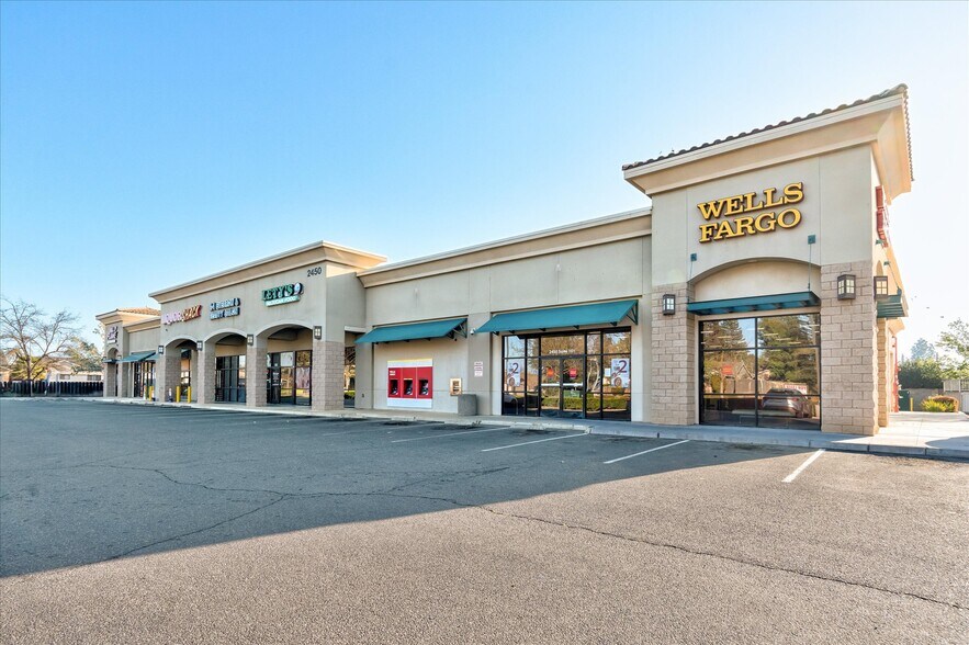 2450 N Brawley Ave, Fresno, CA à louer - Photo de l’immeuble – Image 3 sur 10