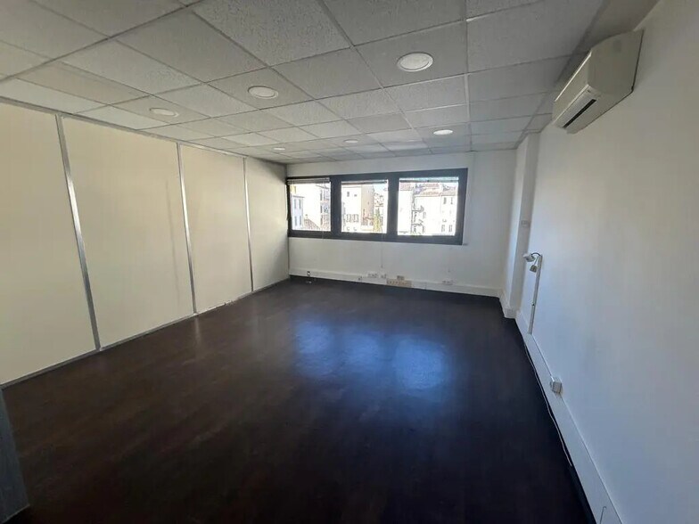 Bureau dans Marseille à louer - Photo de l’immeuble – Image 2 sur 5
