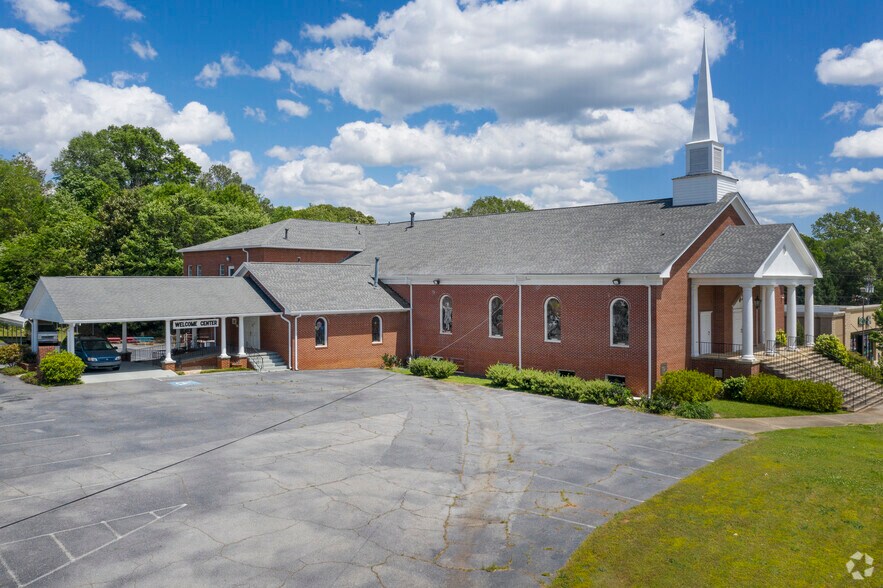 3405 S Cobb Dr SE, Smyrna, GA à vendre - Photo de l’immeuble – Image 2 sur 7